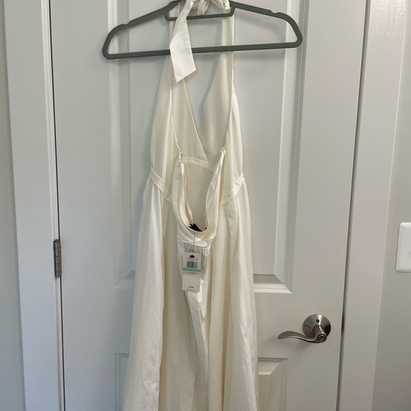 NWT BCBG off white halter bubble dress size 8 - Picture 2 of 4